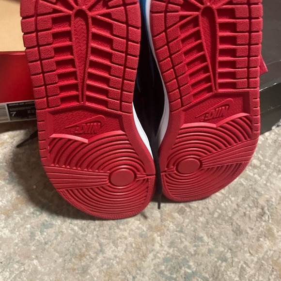 Wmns Air Jordan 1 High OG 'NC to Chi' NIB size 7 - Picture 9 of 9